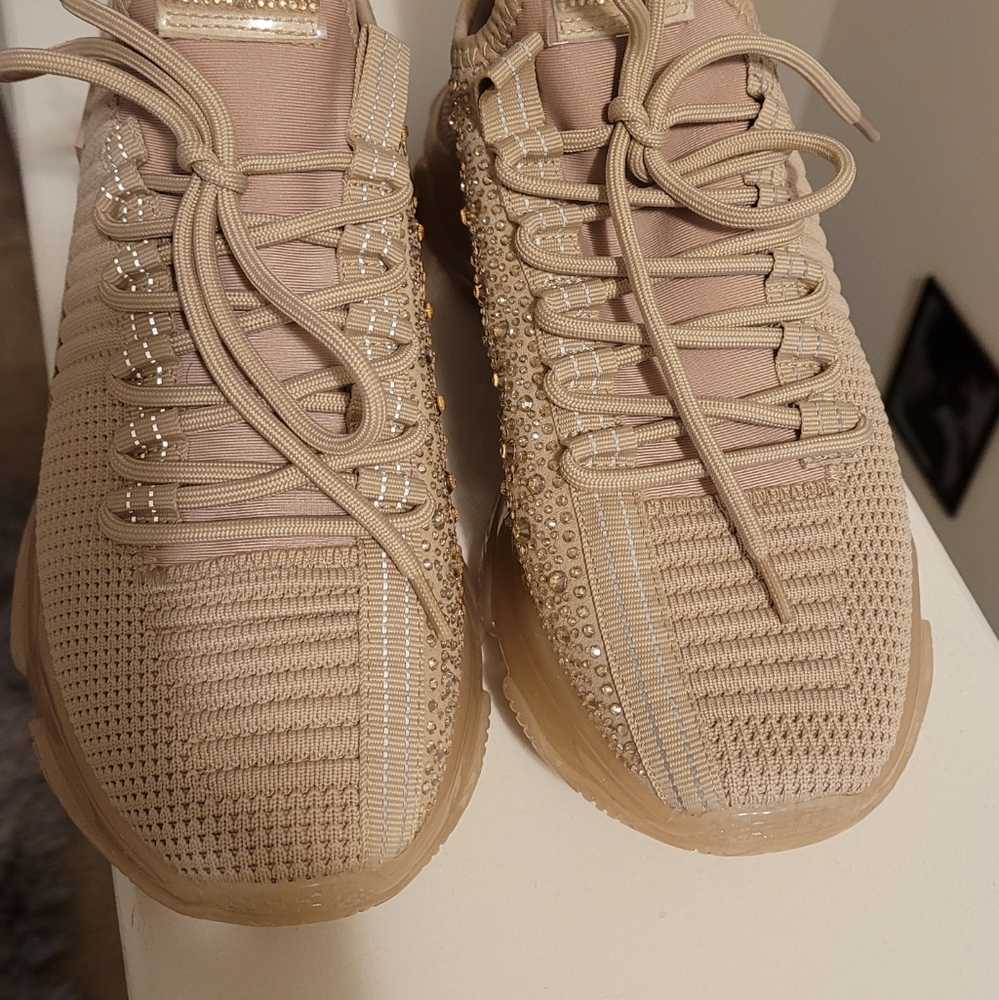 Steve Madden sneaker